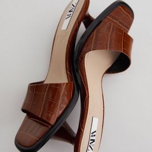 Brown Kitten Heel slide sandals